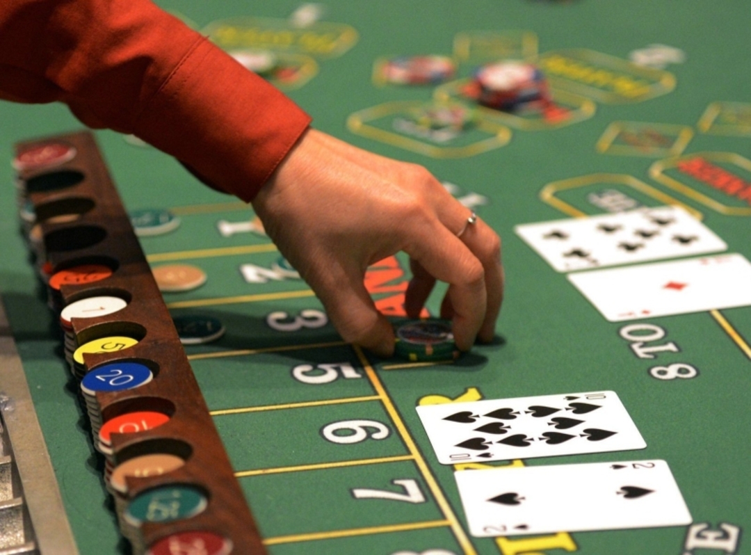 Cược Xóc Đĩa: Kinh Nghiệm và Chiến Lược Thắng Lợi 30 Khi chơi Baccarat với chiến thuật gấp thếp, người chơi cần tránh những sai lầm